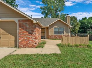 3900 Willshire Dr, Lawrence, KS 66049