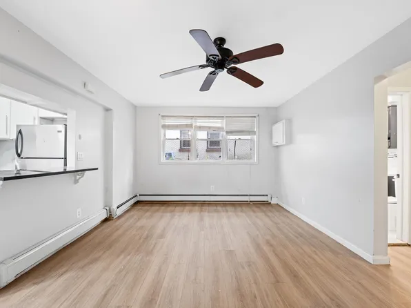 77 Sherman Place image 4 of 19