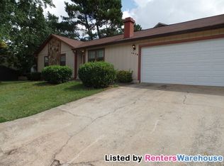1019 Parkwest Ln, Stone Mountain, GA 30088