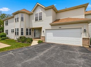 990 Sweetflower Dr, Hoffman Estates, IL 60169