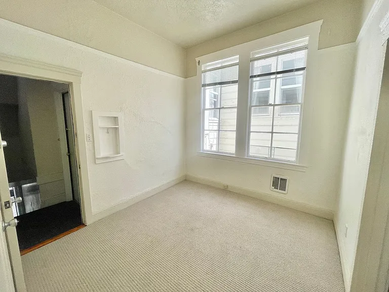 585 Birch St #15 — Photo 5