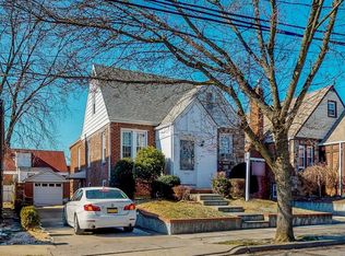 58 Garden St, Valley Stream, NY 11581