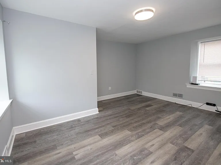 225 Old Soldiers Rd #B — Photo 12