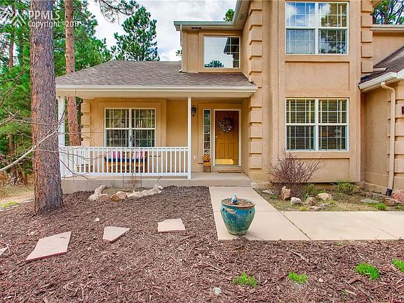 4 bedroom, 4 bathroom, 2 1/2 car garage