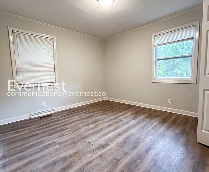 2746 Mary Ave — Photo 9
