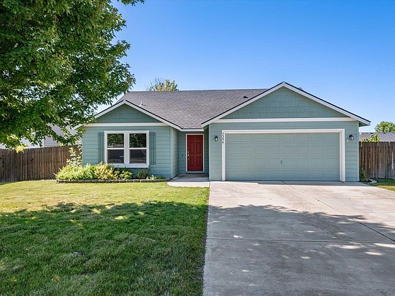 2nd image of 1396 Crab Apple Cir