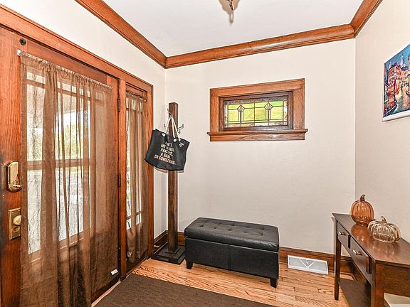 4th image of 3332 S 9th PLACE