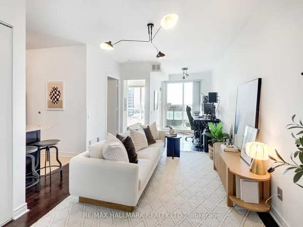 60 Byng Ave #2001, Toronto, ON M2N 7K3