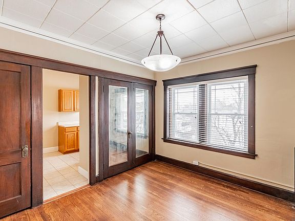 4th image of 3301 Dewey Ave APT 10