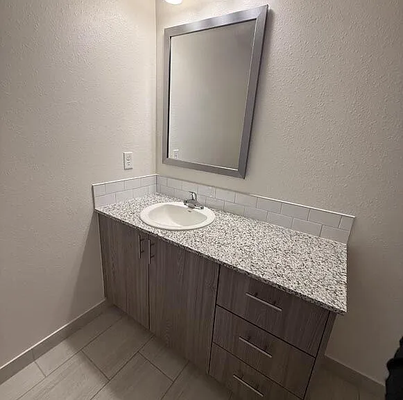 Superior Manor II — Photo 11