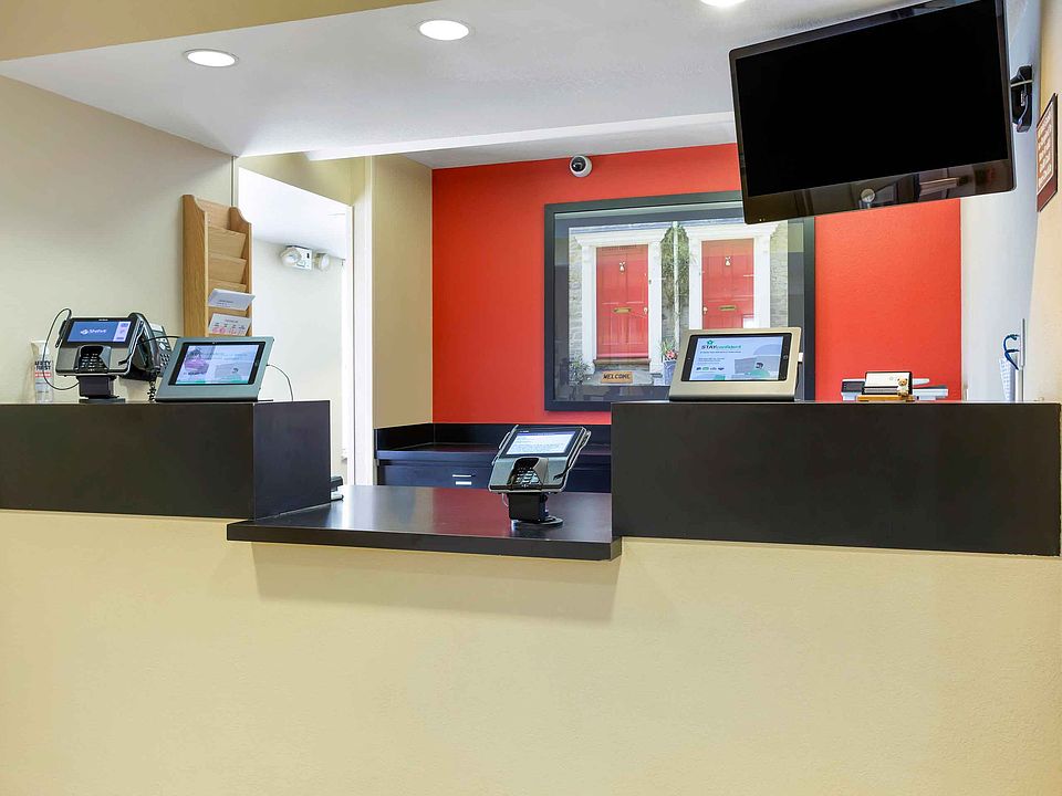 Lobby and Guest Check-in