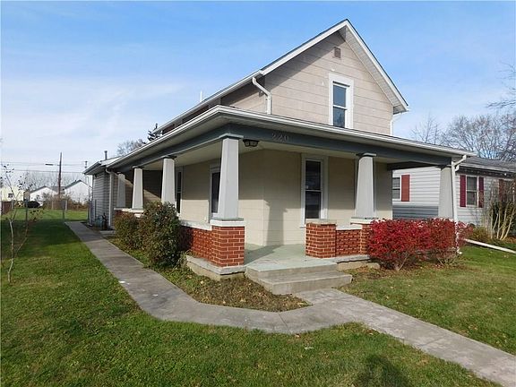 3rd image of 220 Sara St