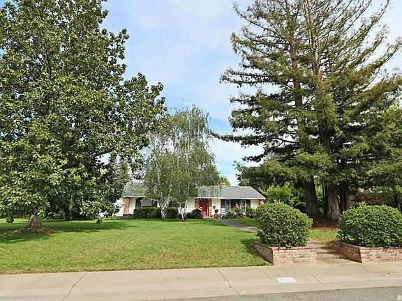 2nd image of 4743 Lake Dr