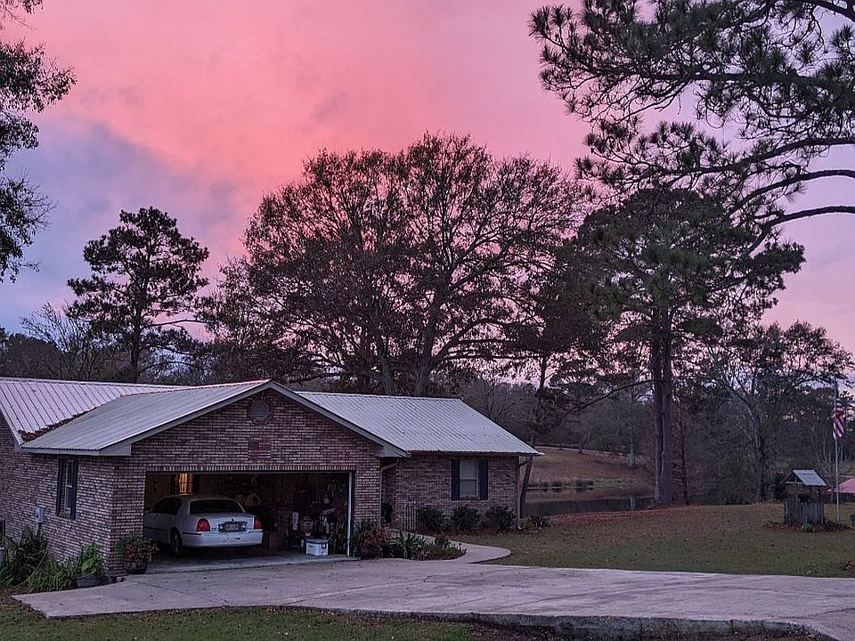 Evening pinks. Garage door u