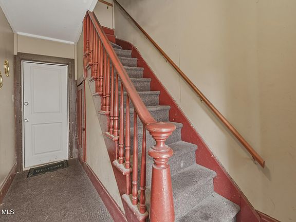2nd image of 118 Adams Street