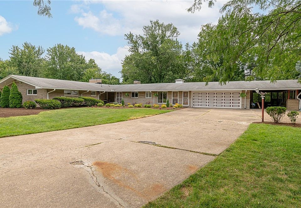 1st image of 4210 Oakcrest Dr