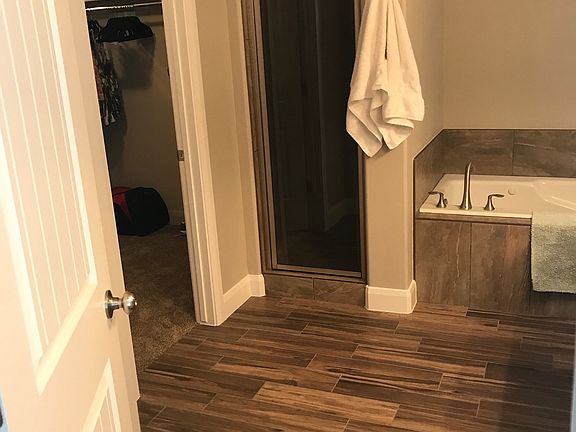 4th image of 2520 Blackhawk Dr Unit 17