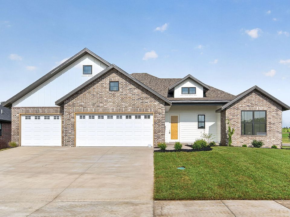 1st image of 1601 S Crepe Myrtle Lane