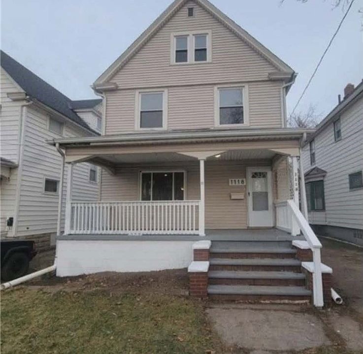 1st image of 1118 W 8th St