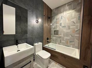 27 Eldert St #2R, Brooklyn, NY 11207