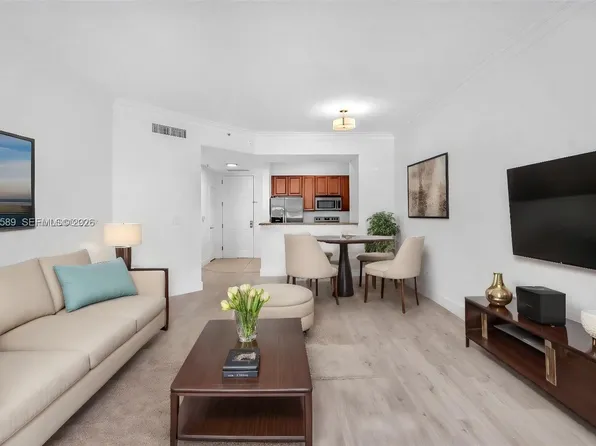 3001 NE 185th St APT 122, Aventura, FL 33180