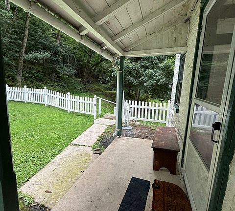 4th image of 443 Dreibelbis Station Rd #443