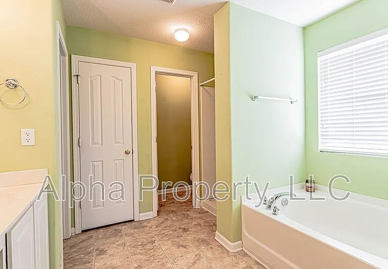 8 Reid Valley Ct — Photo 25