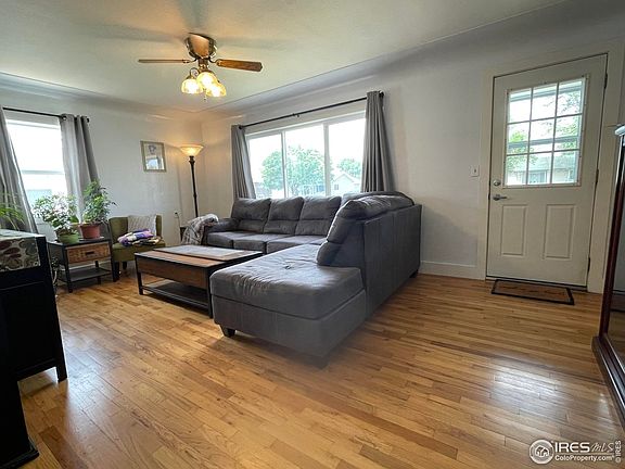 3rd image of 3606 Golden St