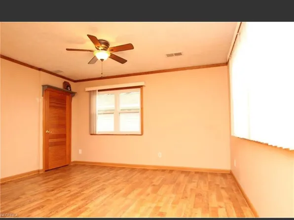 1061 Virginia Ave, Akron, OH 44306