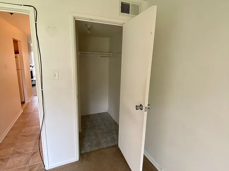 14 Lancaster Est — Photo 11