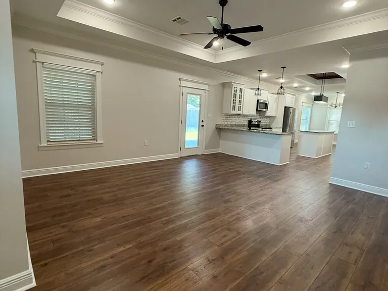 431 Kendall Ridge Dr — Photo 2