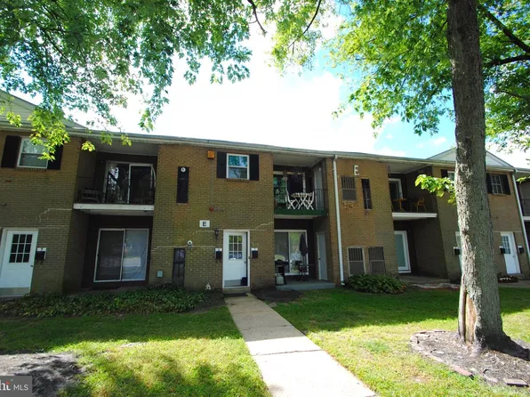 1294 Cooper St APT E8, Beverly, NJ 08010