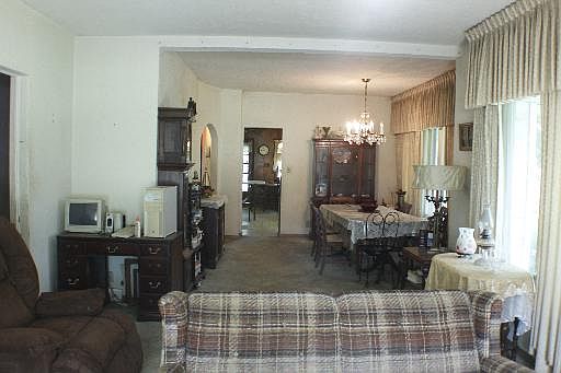 2nd image of 600 S Oakview Ave