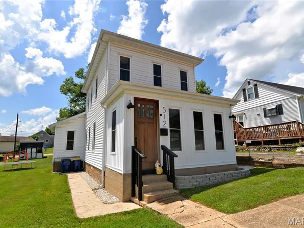 512 S 5th St, De Soto, MO 63020