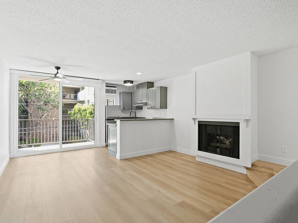 1st image of 727 Westbourne Dr APT 102