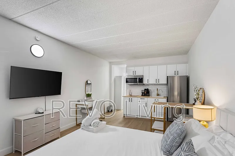 Studio, 1.0 bath, 284 sqft, $1,250 — Photo 2