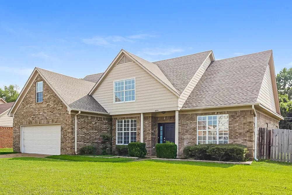 4 bed, 3.0 bath, 2115 sqft, $2,305 — Photo 4