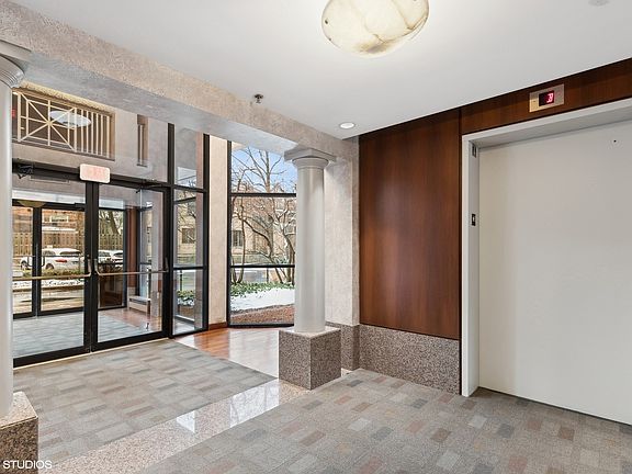 2nd image of 601 Mulberry Pl APT 1D