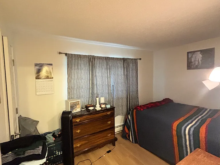 1433 4th St NE #1 — Photo 7
