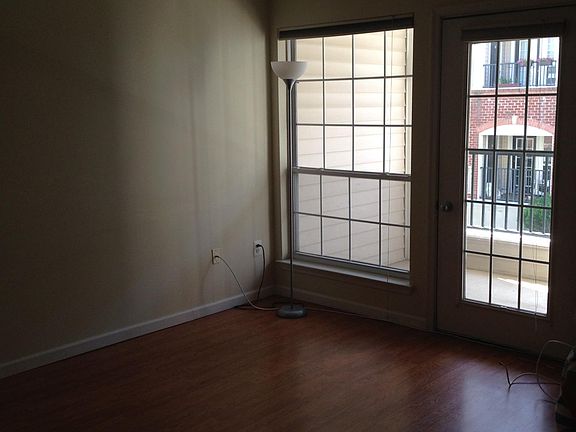 2nd image of 4850 Eisenhower Ave Unit 211
