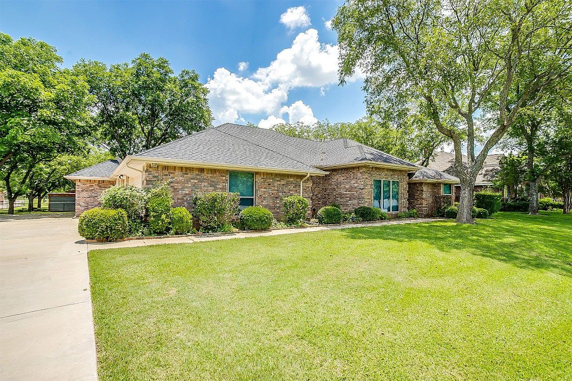 9005 Magnolia Vale Dr, Granbury, TX 76049 | Zillow