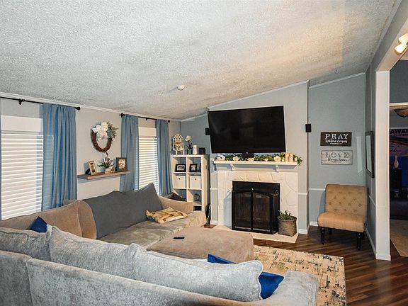 3rd image of 20190 Holly Hills Dr