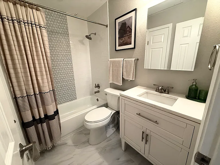 4104 N Hall St #326 — Photo 13