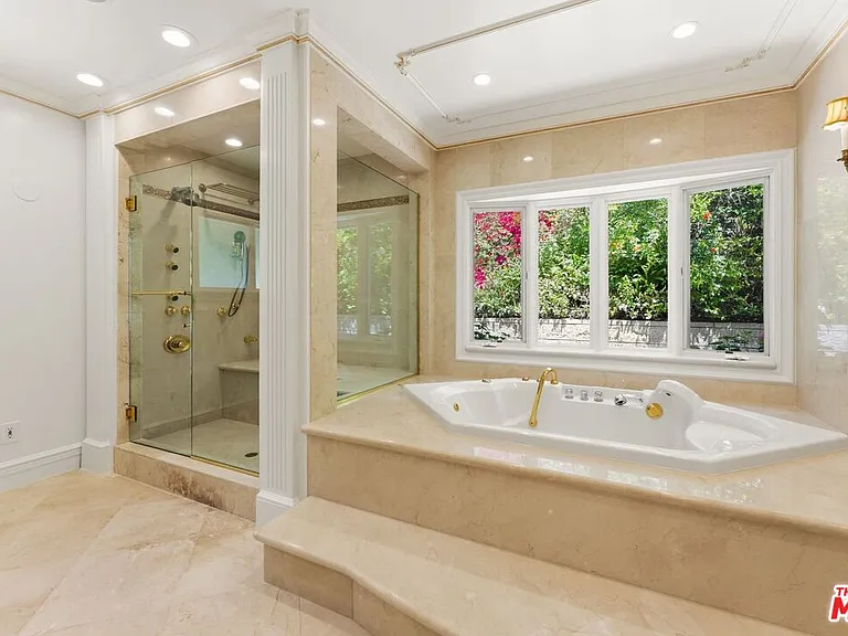1725 Loma Vista Dr — Photo 16