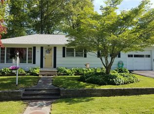 79 Glenwood Dr, North Kingstown, RI 02852