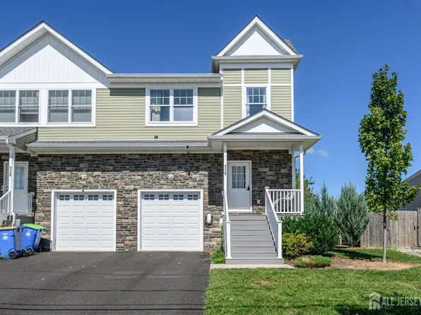 112 Valerie Dr, Manville, NJ 08835
