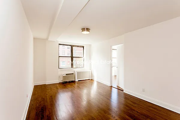 Rented by Mirador Real Estate | media 6