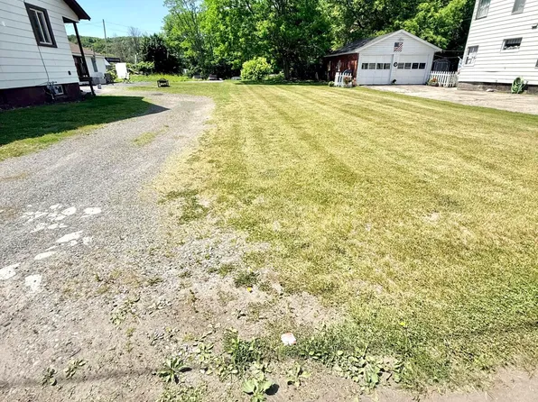 28 Carmichael Street, Amsterdam, NY 12010