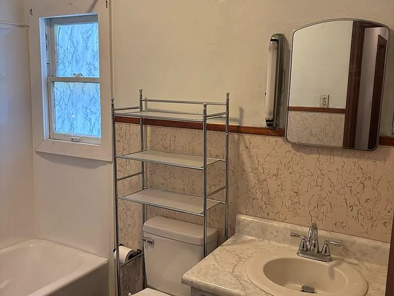926 Bloom St — Photo 13