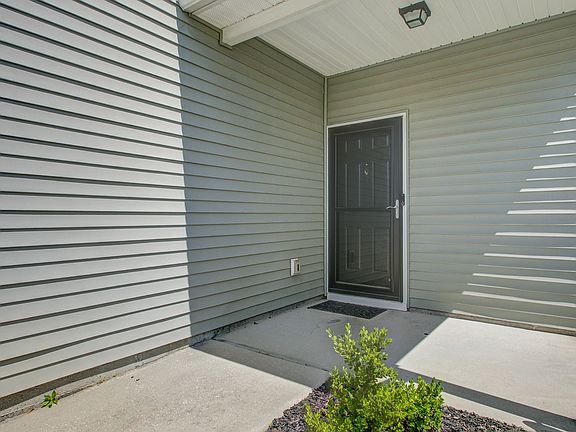 4th image of 411 Ridgedale Rd